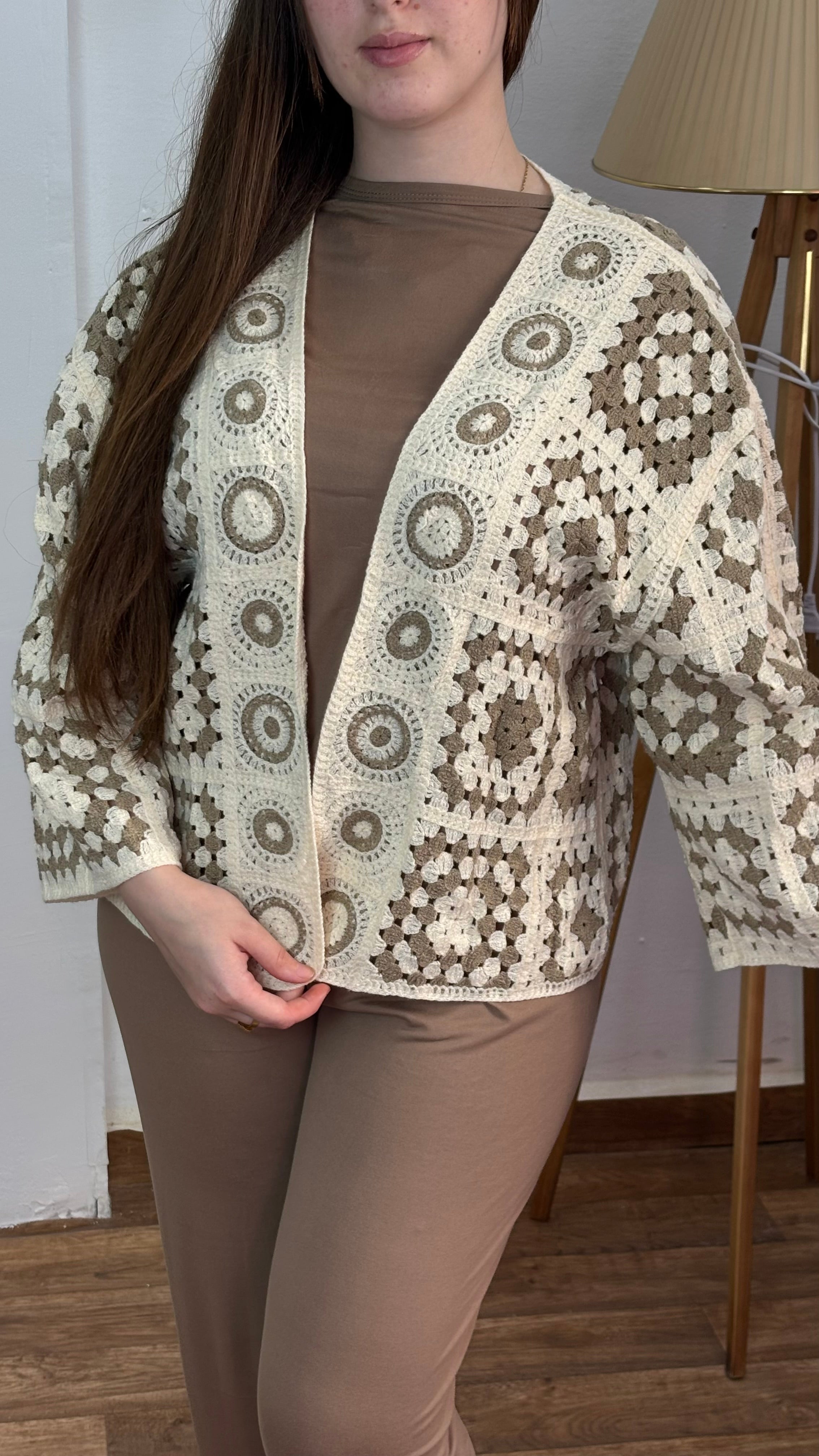 Cardigan Crochet femme Élégance