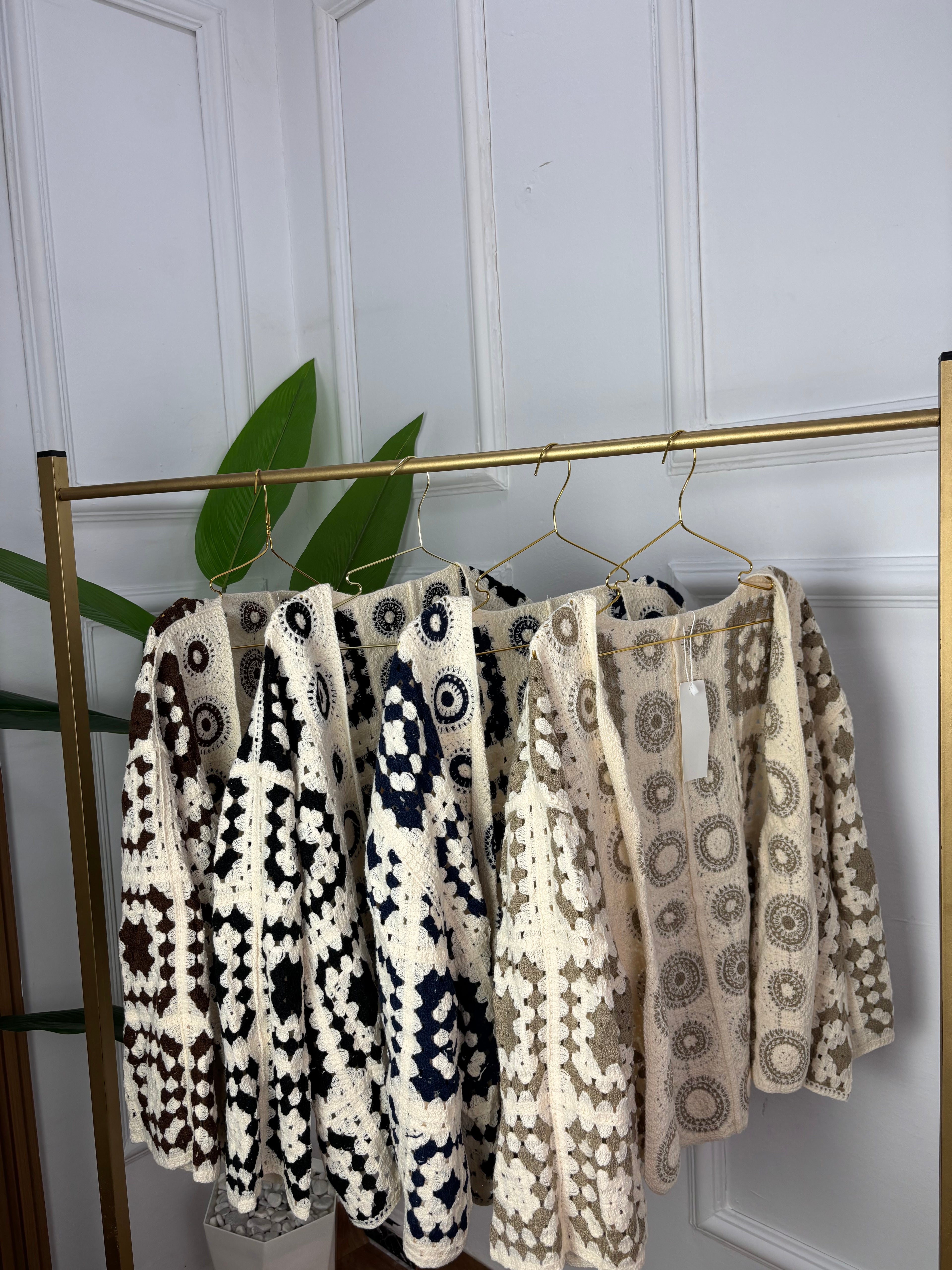Cardigan Crochet femme Élégance