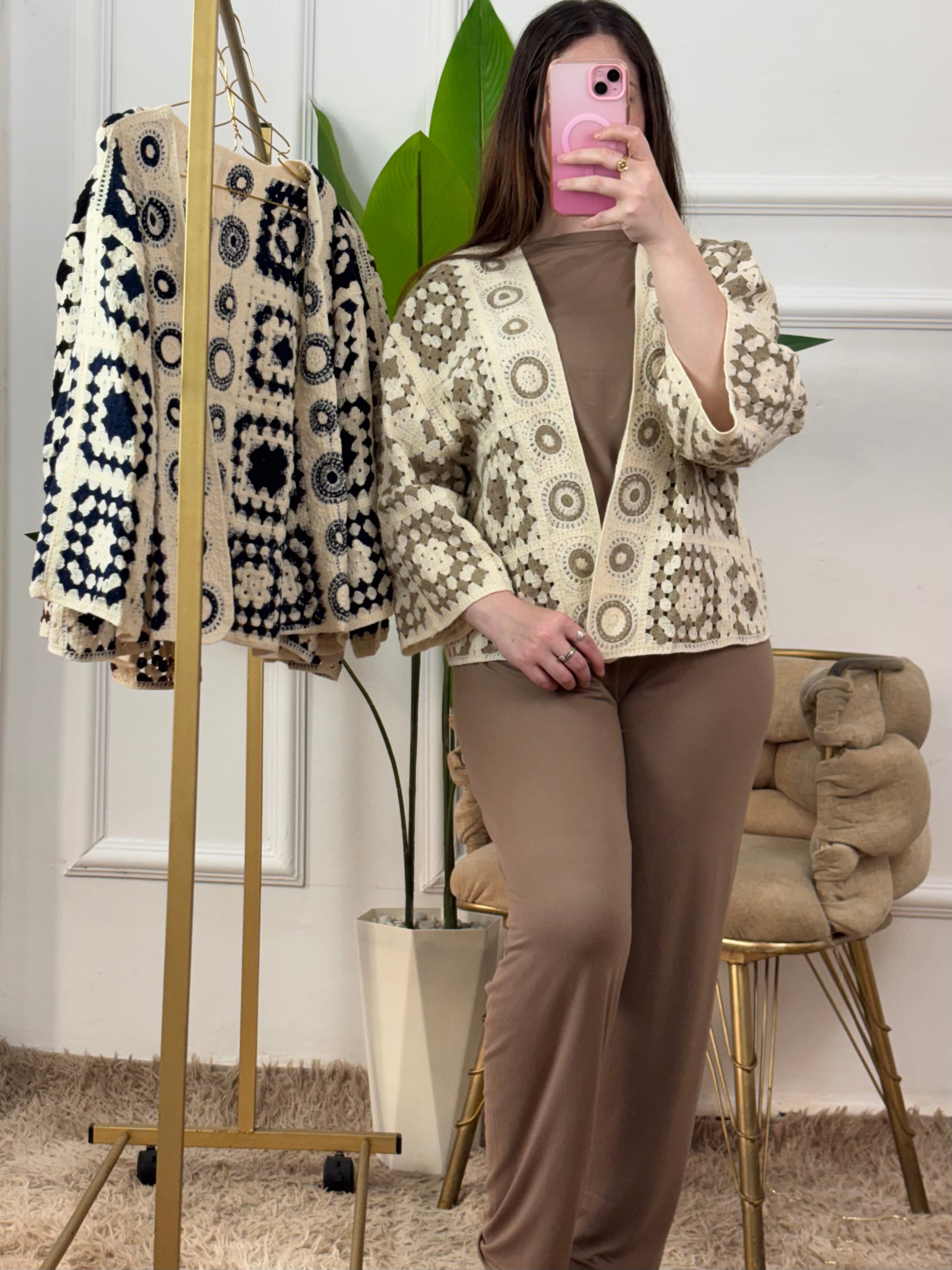 Cardigan Crochet femme Élégance
